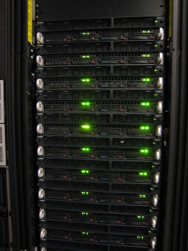 GPUサーバークラスターの写真